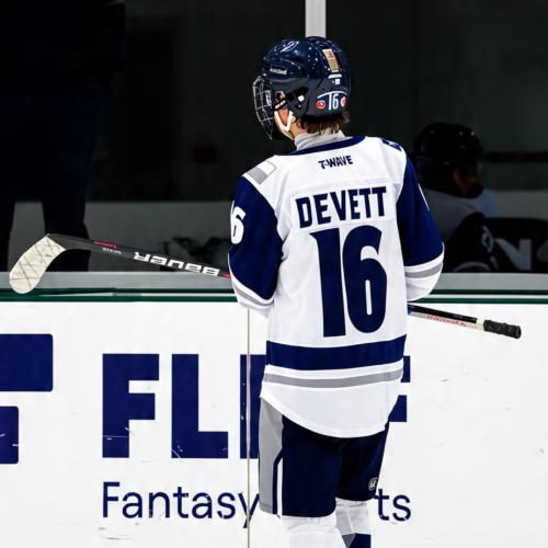 Isaiah Devett