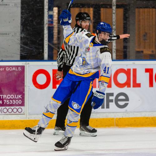 © Photo: Derek Young